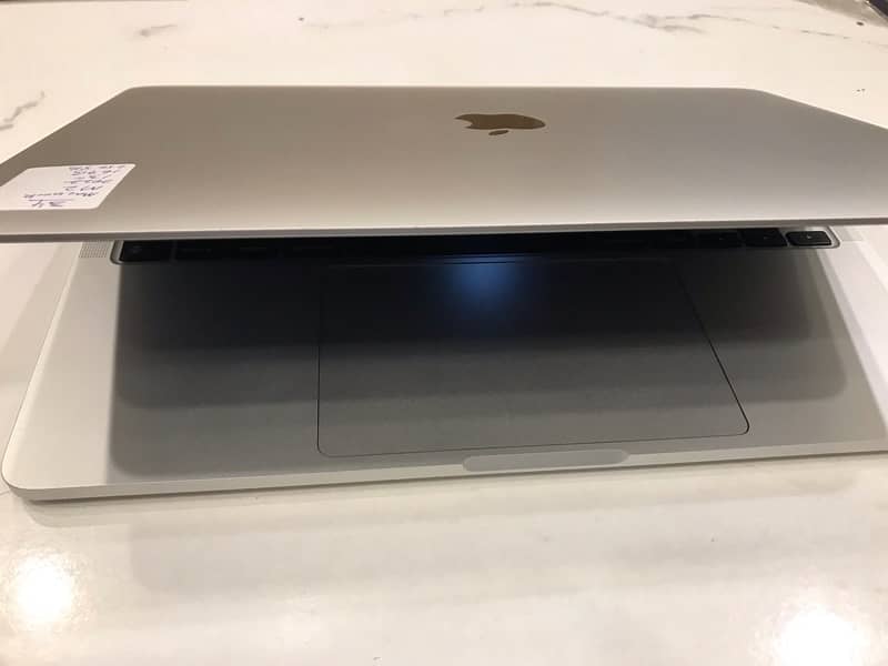 Apple Macbook M2  2022/Laptop for sale 3