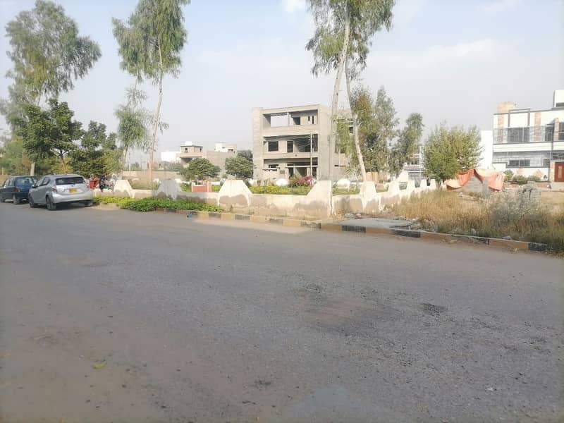 Ideally Located Residential Corner 400 Series Plot Of 120 Square Yards Is Available For Sale In Karachi 4