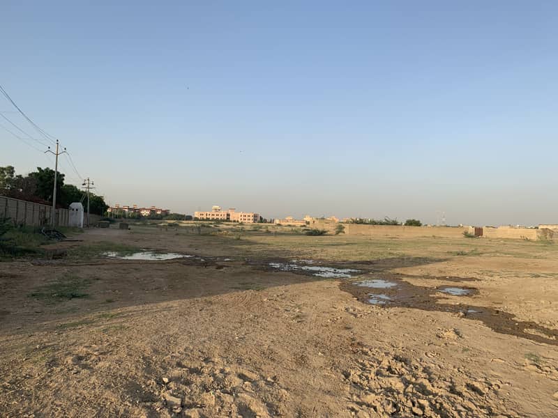 400 Sq Yd Residential Plot Available For Sale In Hamdam C. H. S 6
