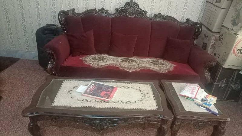5 siter sofa set orignal chanioty ki lakar say bana howa or table set 0