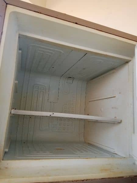 Dawlanc Refrigerator Model 9144 2