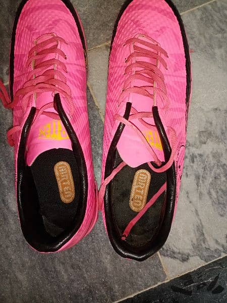 FOOTBALL GRIPPER SHOES NEW CONDITION 7
