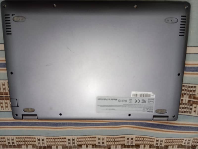 Haier Y-11C Laptop | Read Description. 3