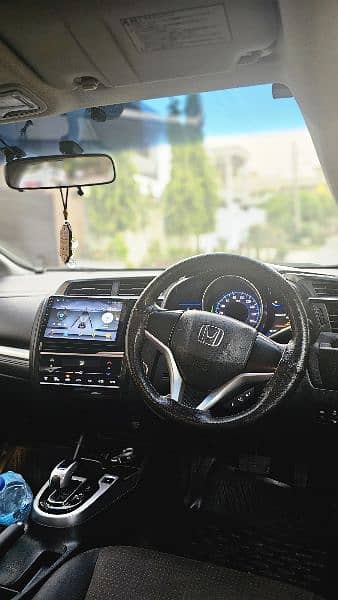 Honda Fit 2015 (Hybrid) 12