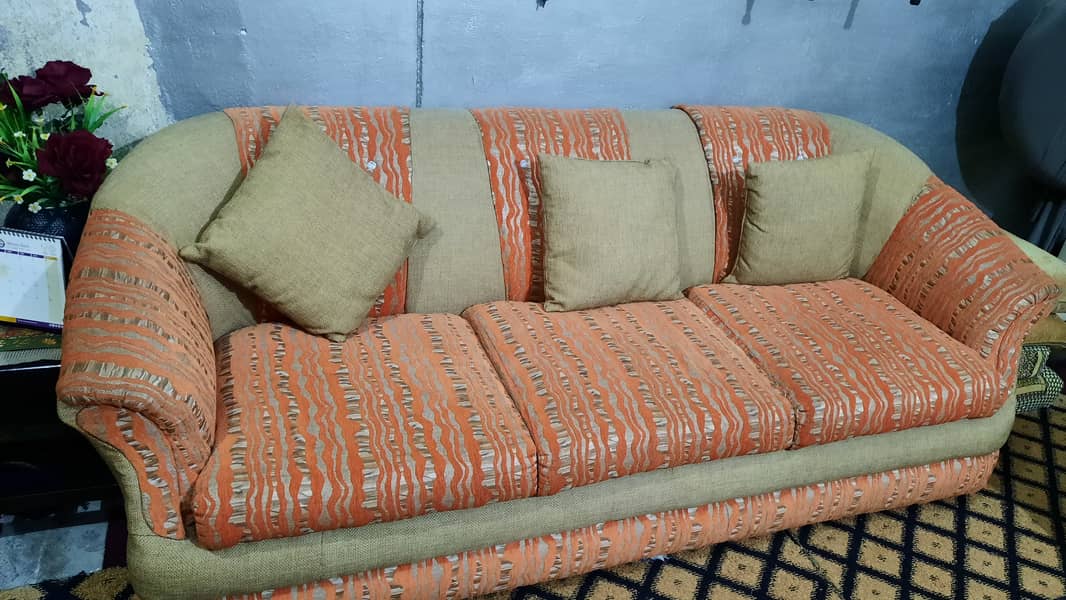 Used sofa in very good condition 1