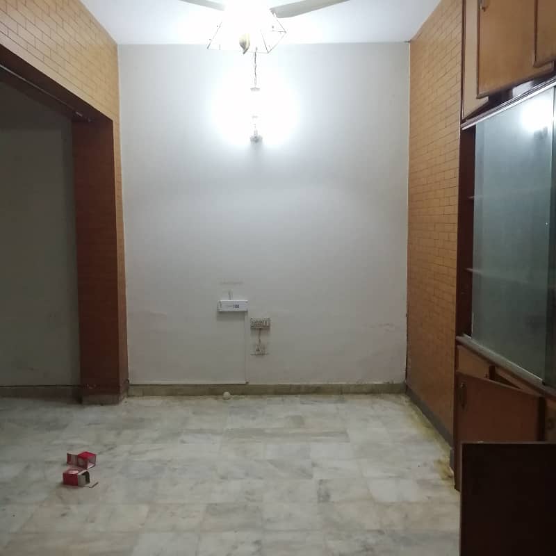 Neat n Clean 3 Bed Ground Portion Available for Rent in G-11 Islamabad. 4