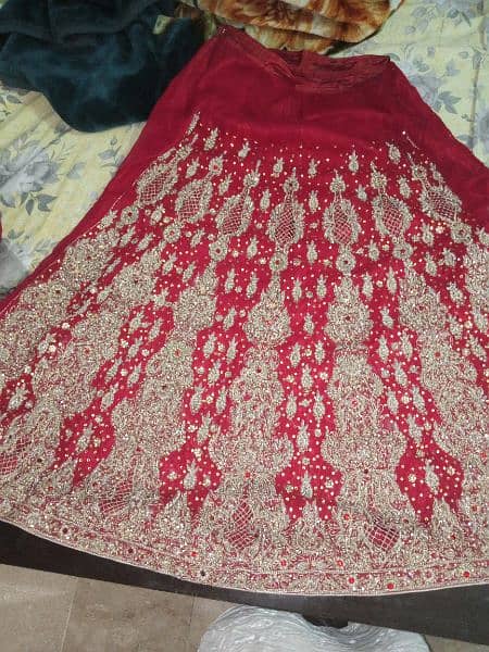 bridal lehanga 1 time used with jewellary lehnga colour is res 4