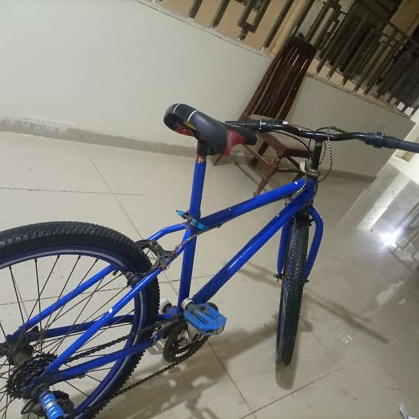 bicycle blue colour with gears for 13-18 years old 4.5 feet max size 3