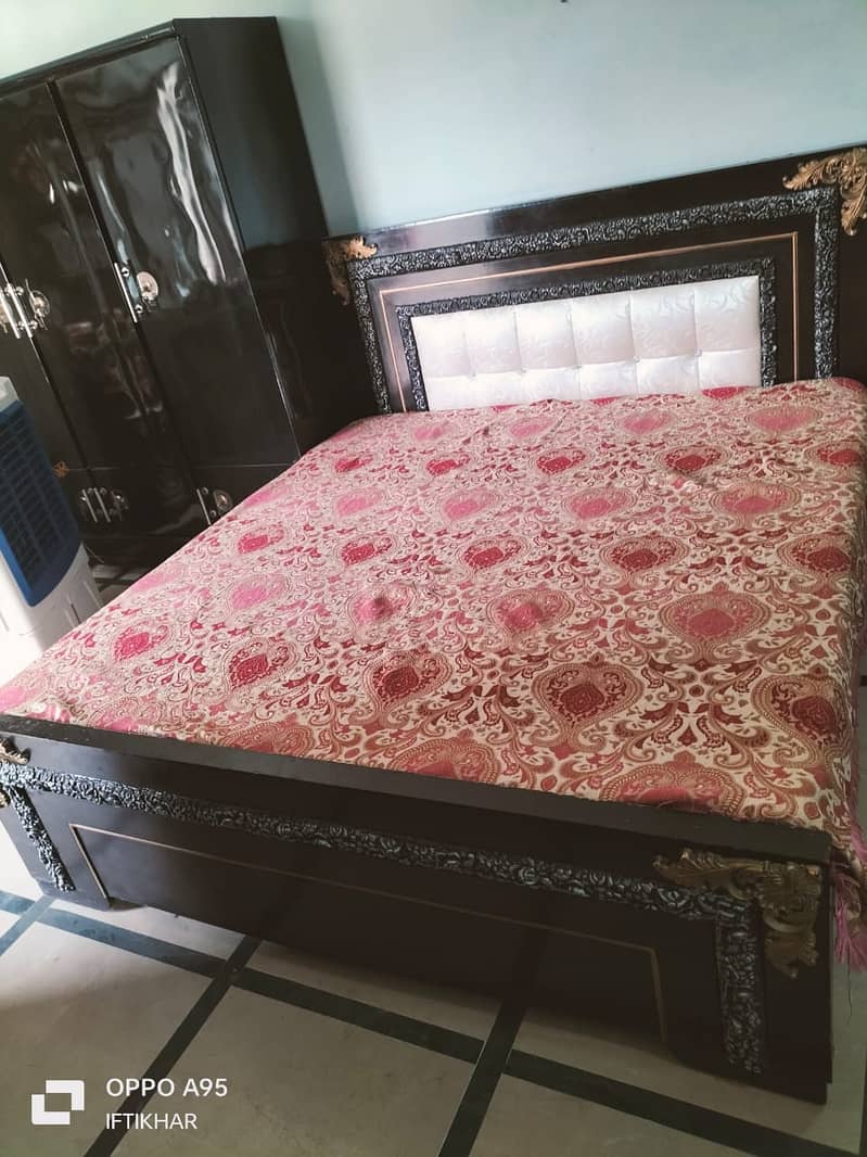 Double bed with side table & dressing 6