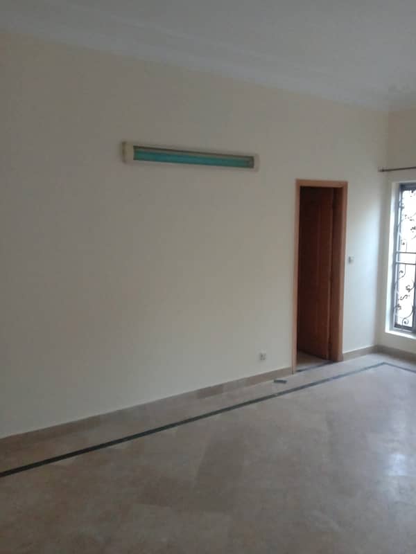 10 Marla Lower Portion For Rent In Wapda Town Phase 1 Very Hot Location Near To Park Mosque And Market 2