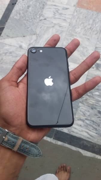 iPhone SE 2020 4