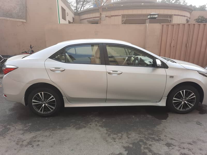 Toyota Altis 1.6 automatic car for sale 6