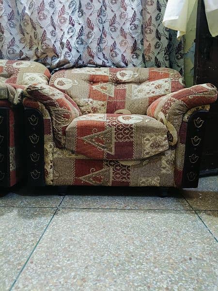 5 seater solid sofa for sale 4