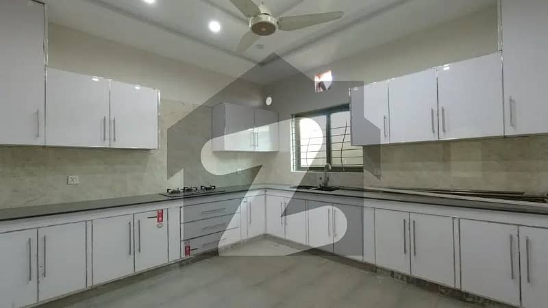 10 Marla Lower Lock Upper Portion For RENT Phase 6 DHA 6