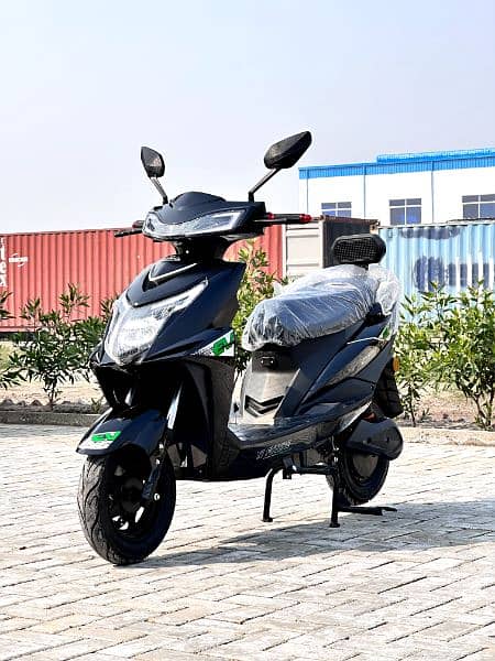 Azadi Electric Scooties / Bikes 2024 model Zero Meter 0