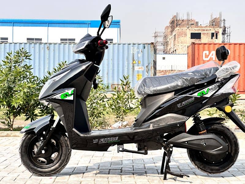 Azadi Electric Scooties / Bikes 2024 model Zero Meter 4