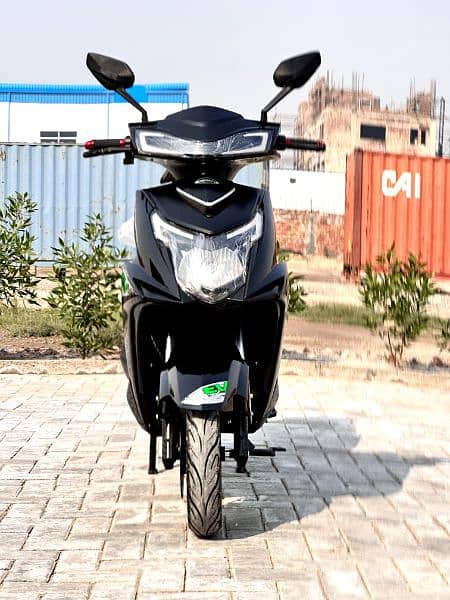 Azadi Electric Scooties / Bikes 2024 model Zero Meter 5