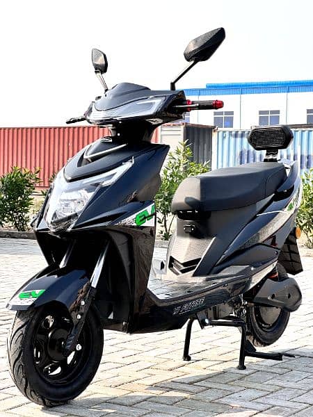 Azadi Electric Scooties / Bikes 2024 model Zero Meter 7