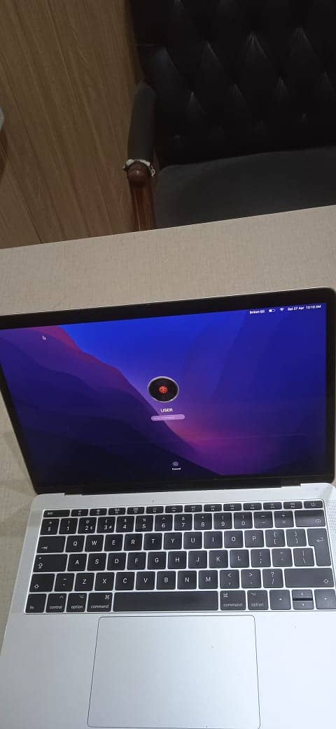 Macbook Pro 2016 Available for Sale in 10/9.5 Condition 3