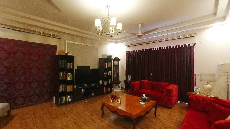 One Kanal Beautiful Luxurious Full House For Rent in DHA Phase 4 DD Block Lahore 3