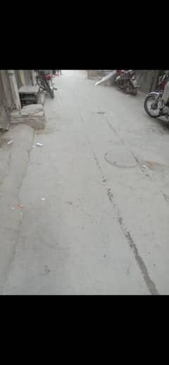 2.5 Marla old house with 17 feet front qadri colony no 2 for sale 0
