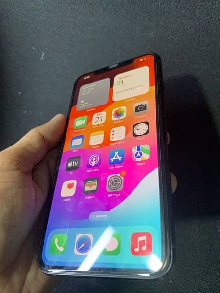 Iphone 11 pro max approved 15