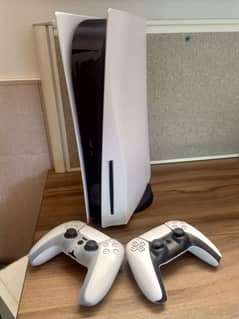 Play station PS5 in Excelleny Condition