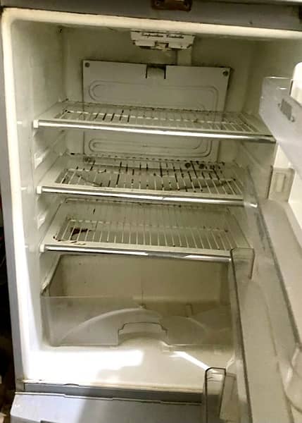 Dawlance Refrigerator in working condition 3