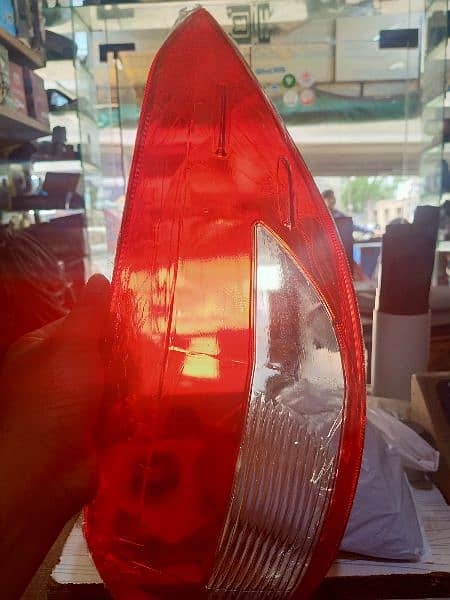 Toyota Yaris bake light glass (HiFi)  non faid color 1