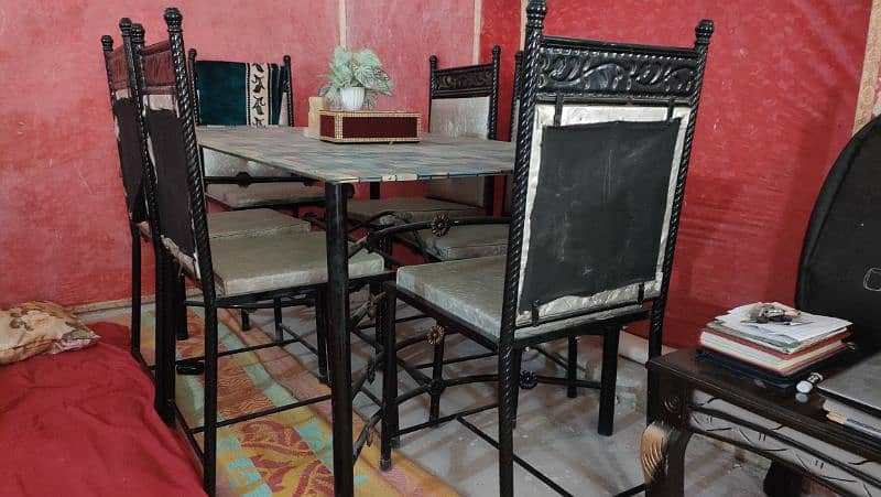 Dining Table with 6 chairs slightly used 3