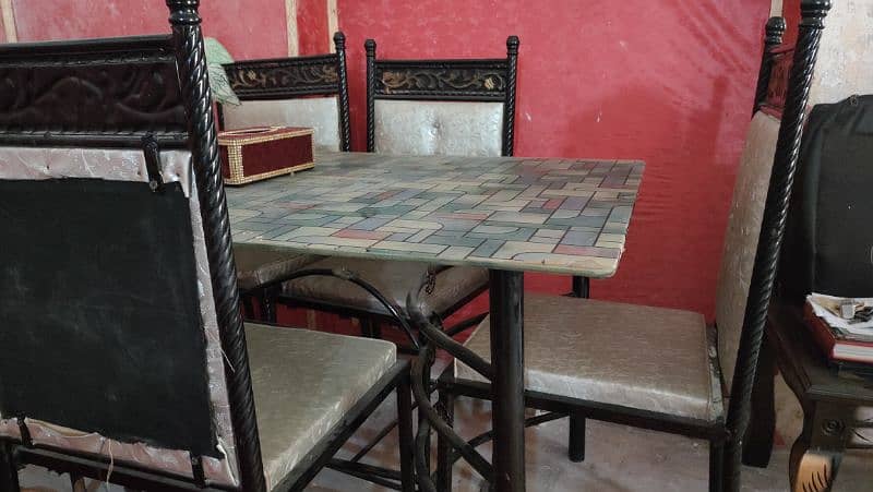Dining Table with 6 chairs slightly used 7