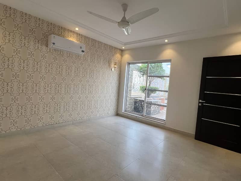 5 Beds 1 Kanal Sightly Used New House For Sale In DHA Phase 6 Lahore 8