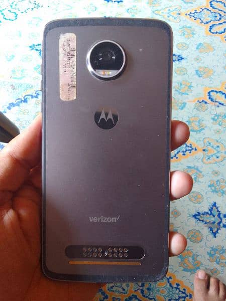 Motorola Z2 play 1
