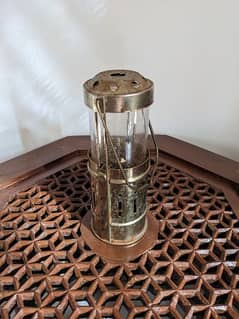 ANTIQUE MINERS KEROSENE LAMP.
