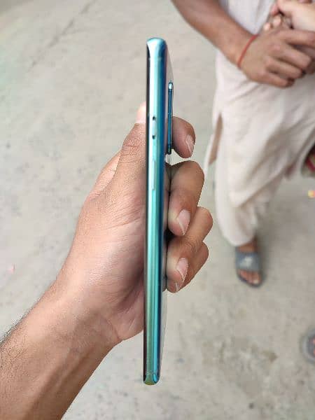 one plus with charjar 5
