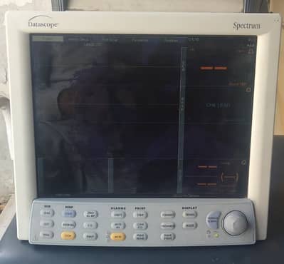 cardiac monitor with spo2'ecg'nibp'pulse rate'heart beat' temperature