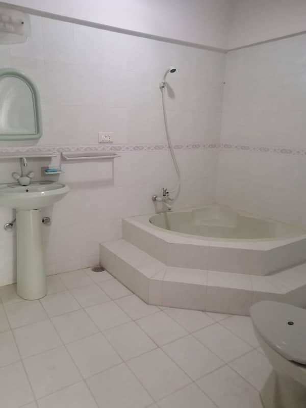 1800 sq. ft Beautiful Flat available for rent 16