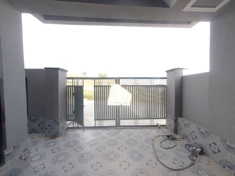 Corner 1250 Square Feet Spacious House Is Available In Jinnah Gardens Phase 1 For Sale 5