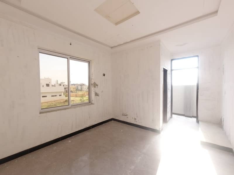 Corner 1250 Square Feet Spacious House Is Available In Jinnah Gardens Phase 1 For Sale 9