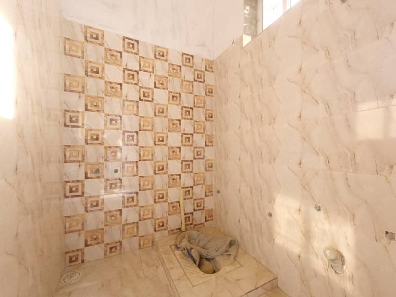 Corner 1250 Square Feet Spacious House Is Available In Jinnah Gardens Phase 1 For Sale 11