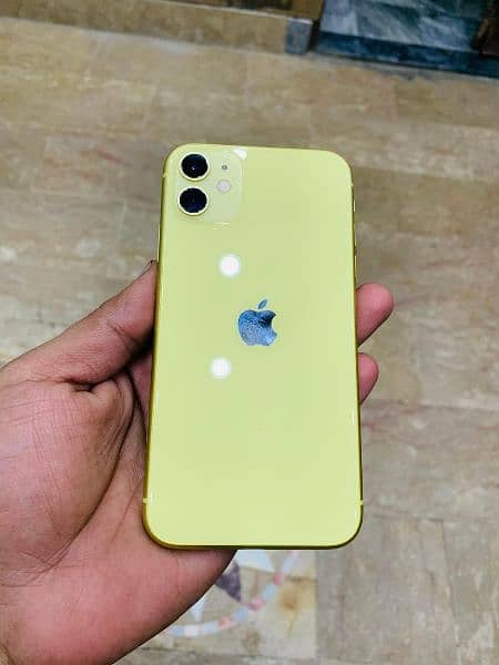 I PHONE 11 64GB NON PTA 10/10 ALL OK EXTREMLY ARGENT SELL I NEED MONEY 6
