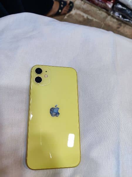I PHONE 11 64GB NON PTA 10/10 ALL OK EXTREMLY ARGENT SELL I NEED MONEY 2
