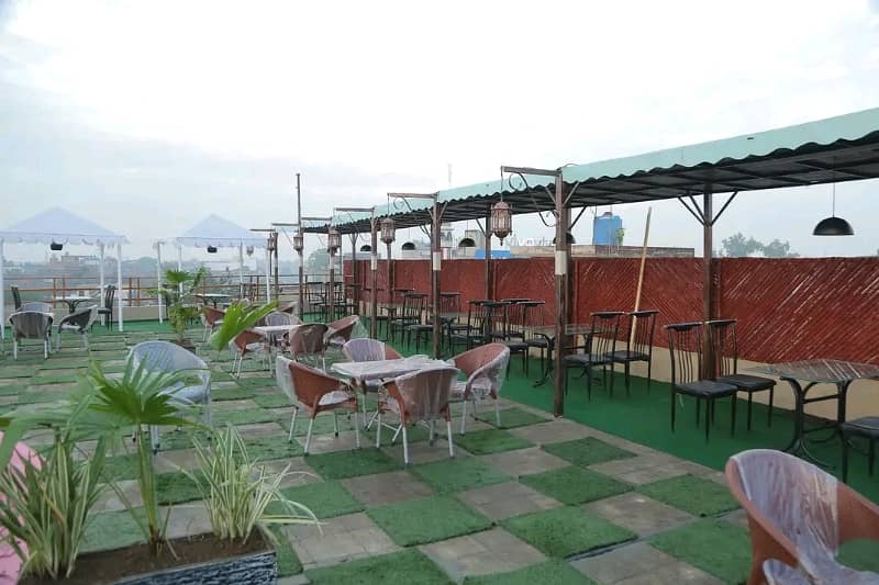 01-Kanal Hot Location Restaurant Top Roof Space Available For Rent . 5