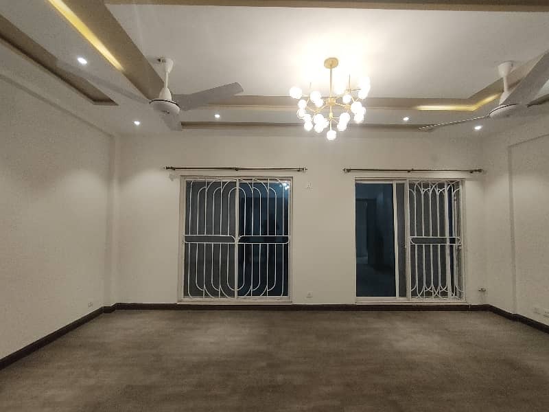 Brand New Luxury Flat Available For Sale in Askari-01 Lahore Cantt. 1