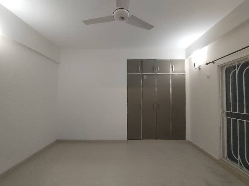 Brand New Luxury Flat Available For Sale in Askari-01 Lahore Cantt. 9