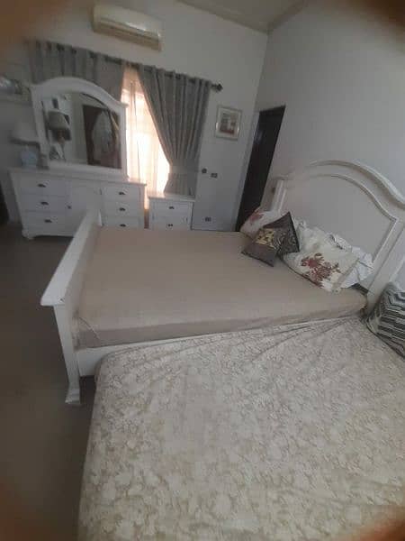 White bed with Spring Mattress and side tables+ Dreesing table 4