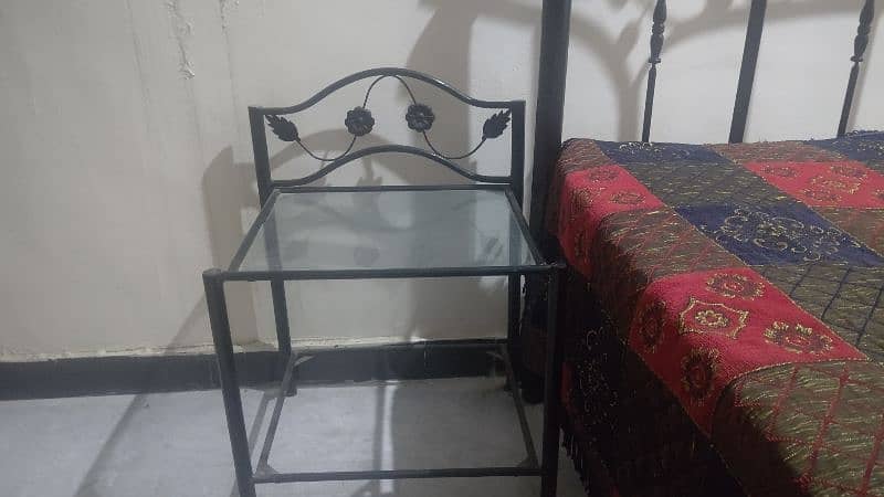 Iron bed set with 2 side tables 2