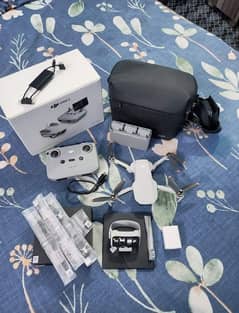 Dji mini 2 combo 10/10 all accessories box new drone camera