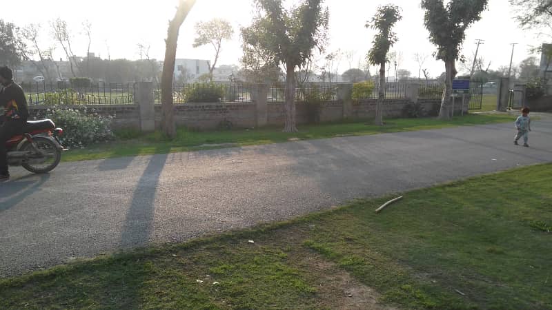 15 Marla Corner Best Location Near Park Mosque And Main Road For Built Home Plot For Sale 2