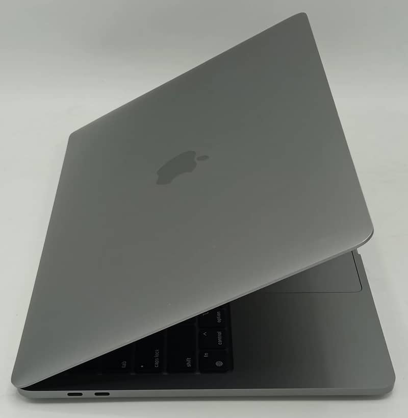 MacBook Pro 2020 i7 16GB/512GB 13 Inch Core i7 MacBook 10/10 Condition 3